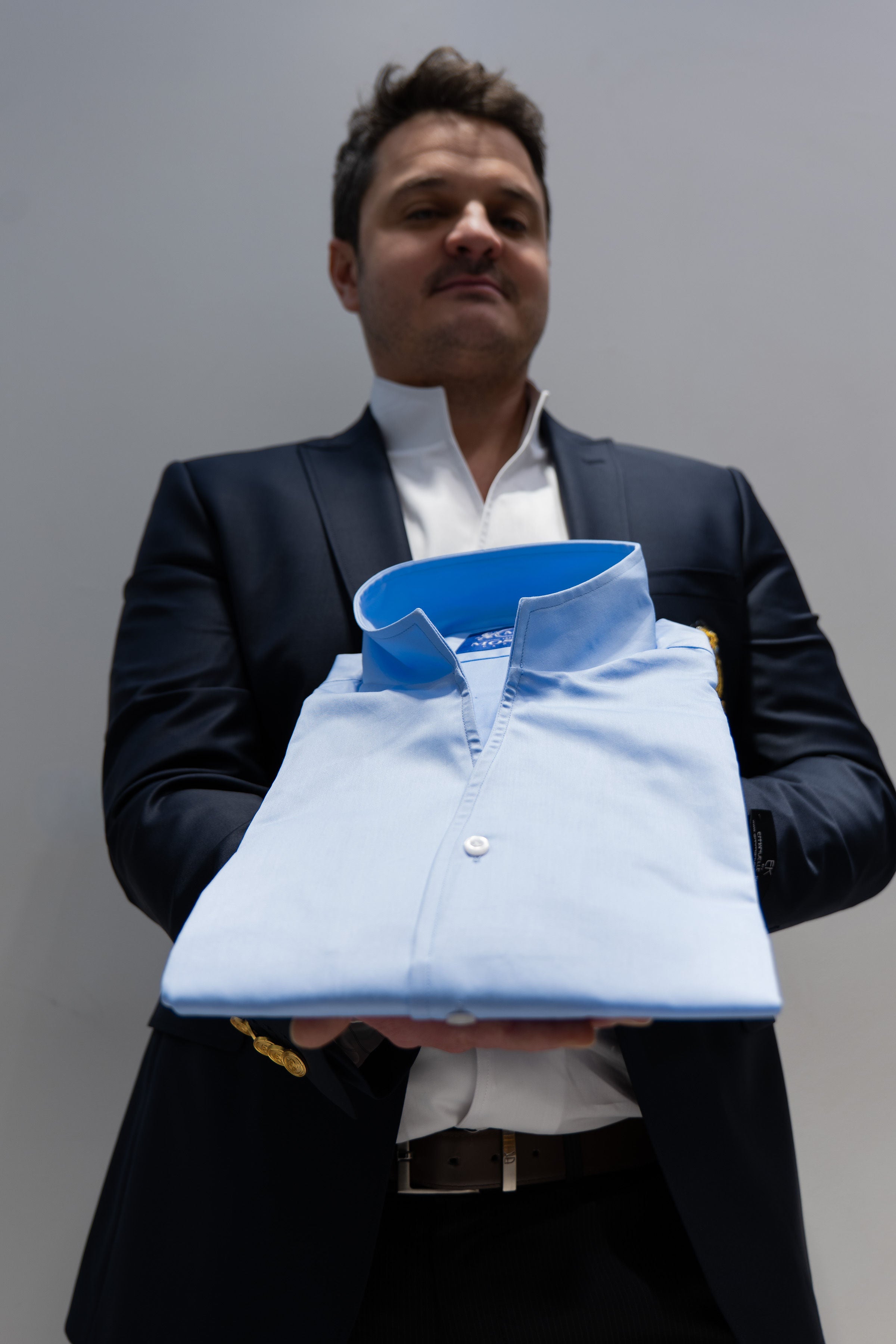 Chemise col tulipe bleu ciel